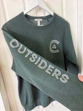 Camp Brand Goods OUTSIDERS Crewneck Sweatshirt – Unisex Medium – Green